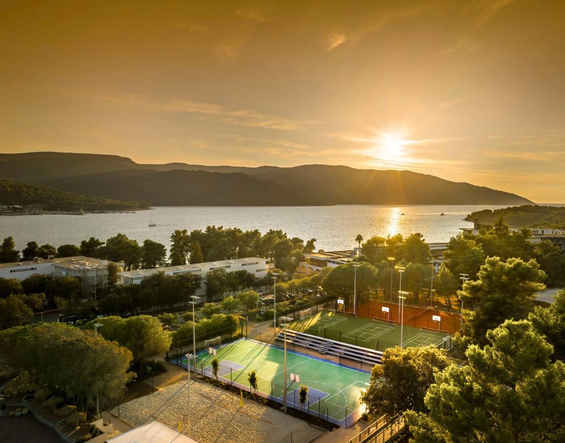 Valamar Amicor Resort สตารีกราด ภายนอก รูปภาพ