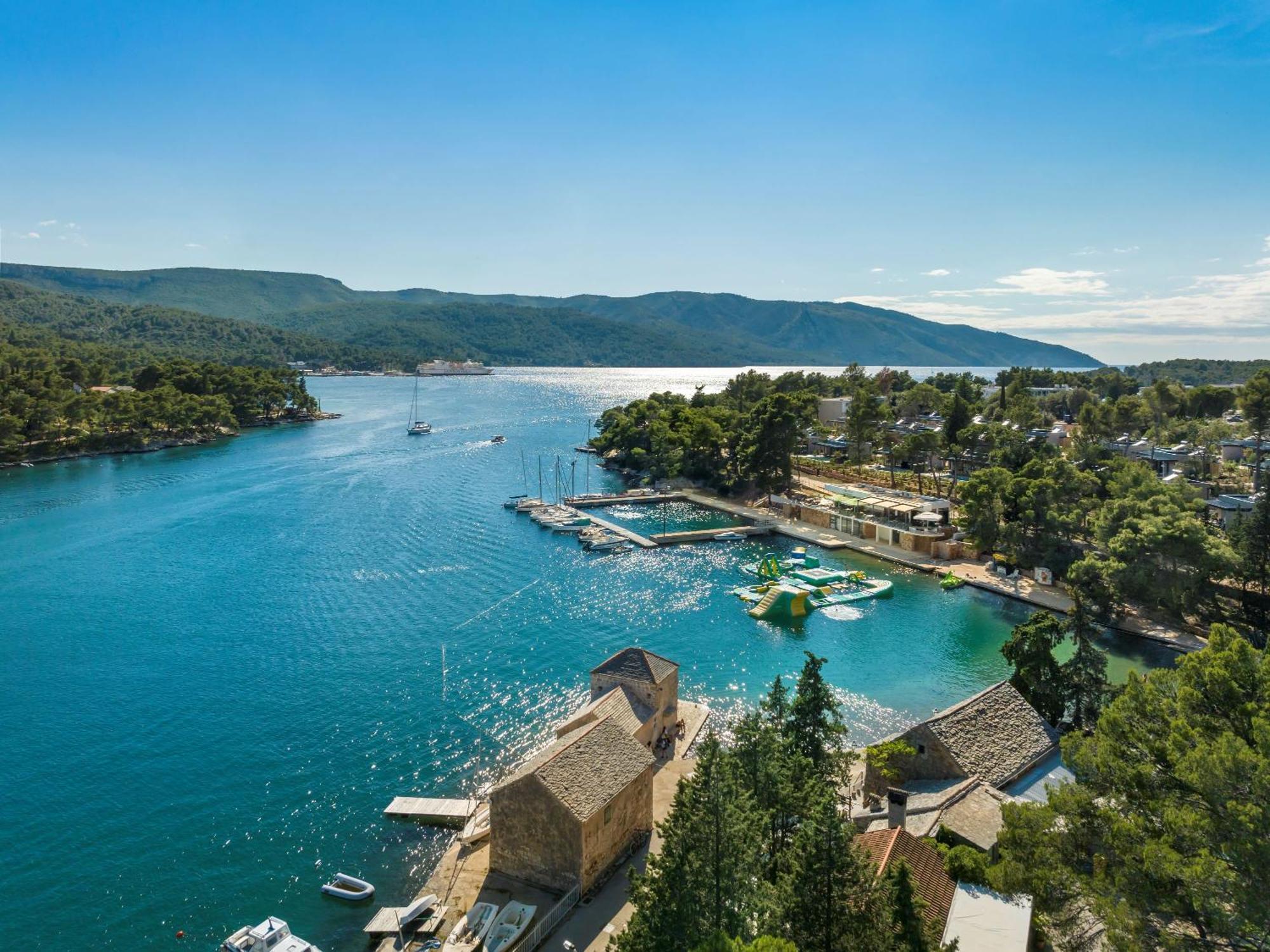 Valamar Amicor Resort สตารีกราด ภายนอก รูปภาพ